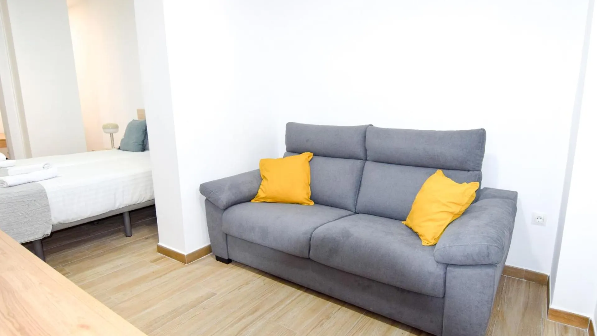 Letmalaga Agustin Montes Apartment